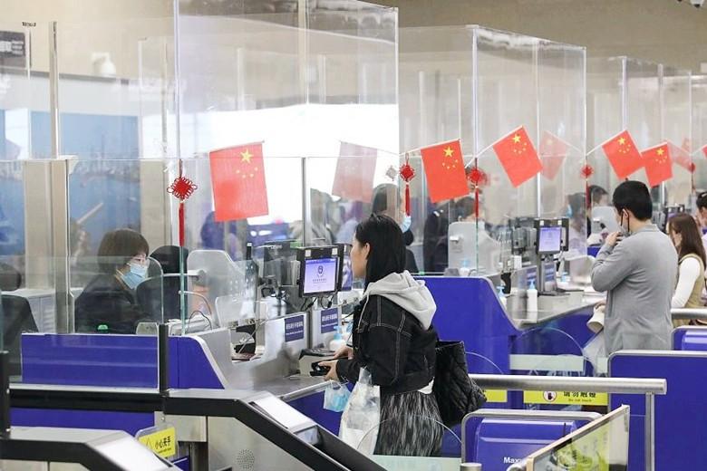 中國外交部介紹便利中外人員往來工作：將持續優化簽證政策