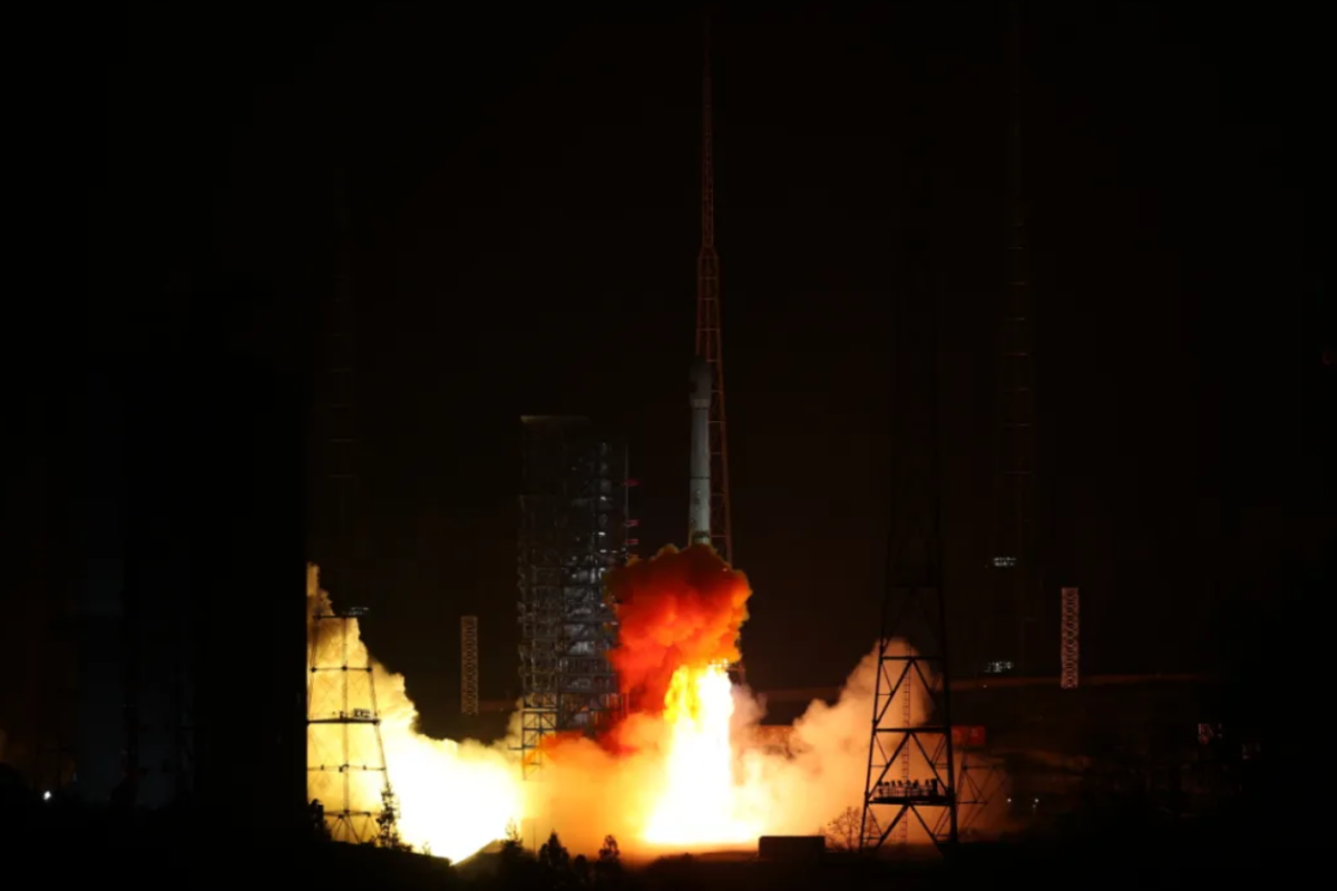 中國成功發射通信技術試驗衛星十四號