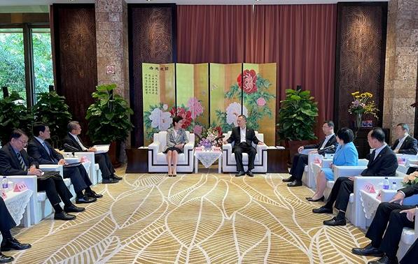 ​行政長官林鄭月娥在廣州出席商貿論壇時會晤廣州市領導