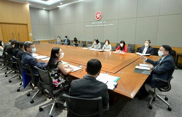 政務司司長陳國基主持弱勢學生脫貧小組召開首次會議